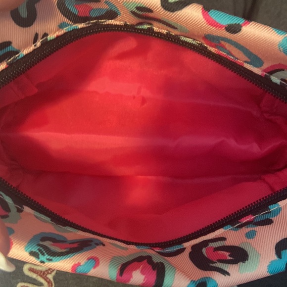 Clinique makeup bag and samples - Picture 6 of 7